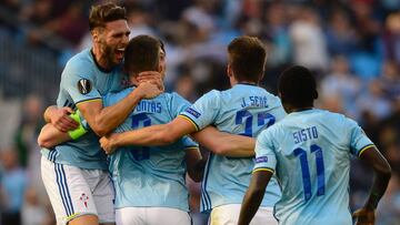 Orellana le da el empate al Celta; Ajax no suelta la cima del grupo