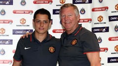 In this video posted by Manchester United, former Red Devils boss Sir Alex Ferguson has congratulated Javier Hernández on rejoining Chivas - the club he left for Old Trafford in 2010.