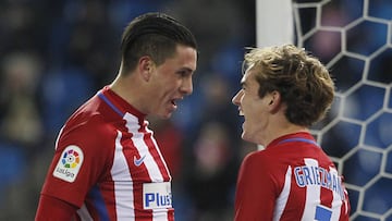 Gim&eacute;nez, con Griezmann.