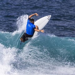 Andy Criere y Leticia Canales, primeros líders de la Liga Iberdrola Fesurfing