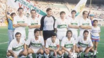 El Elche del 89. De pie, de izquierda a derecha: Javi, Company, Miguel, Fernández, Benito Sánchez y Liceranzu. Agachados: Pedro Pablo, Barboza, Claudio, Bracum y Robi.