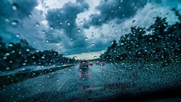 Cómo lograr una mejor visibilidad al manejar con lluvia