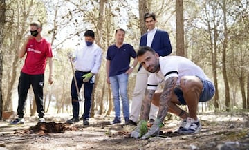 Javi Jimñenez en primer plano a la derecha. Detrás Cristóbal Ortega, José María Muñoz y el alcalde de Coín Francisco Santos.