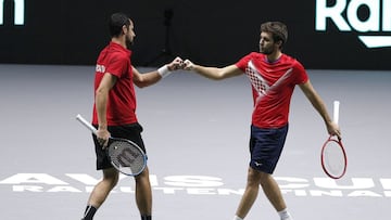 Mektic y Pavic, durante un punto de la Copa Davis.