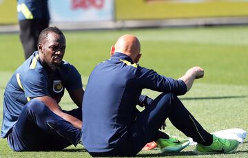 El primer entrenamiento de Bolt con los Central Coast Mariners