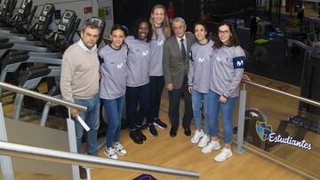 Alberto Ortego, Paula Palomares, Judy Jones, Leslie Knight, Miguel Ángel Bufalá, Andrea Malanda y Laura Marcos.