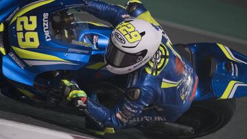 Andrea Iannone en el test de Qatar con la Suzuki.