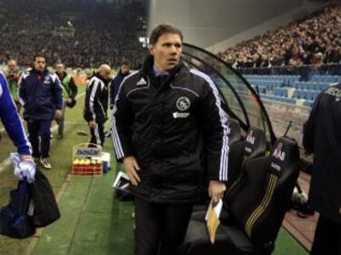 Como entrenador ha dirigido a los Países Bajos, el Ajax, el SC Heerenveen y el AZ Alkmaar.