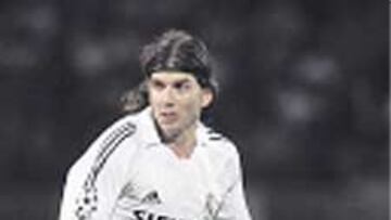 <b>Pablo García al mando</b> Pablo García tendrá mucho trabajo. Se le encomienda una doble función, con repliegue sin balón y mucho recorrido hacia arriba con balón. Ha de ser el corazón del Madrid y también la cabeza. Un día para que demuestre sus cualidades.