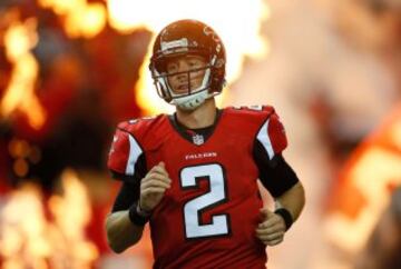 Espectacular entrada al campo de Matt Ryan... que hizo 0 de 4 y no volvió a salir. El mejor del partido fue el denostado Matt Schaub (10 de 15 para 179 yardas): bienvenidos a la pretemporada.