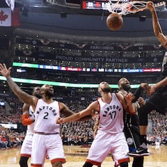 Antetokounmpo hurga en la maldición de Toronto Raptors