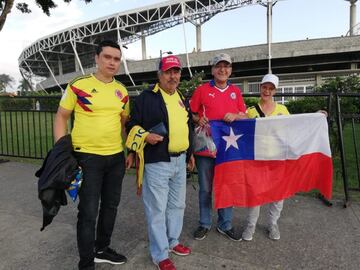 Hinchas llegan al estadio de Pereira para el cierre del grupo A.