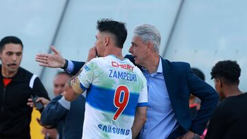 Futbol, Universidad Catolica vs Coquimbo Unido.
Fecha 30, Campeonato Nacional 2024.
El entrenador de Universidad Catolica Tiago Nunes es fotografiado contra de Coquimbo Unido durante el partido de primera division realizado en el estadio Santa Laura Laura en Santiago, Chile.
09/11/2024
Felipe Zanca/Photosport
Football, Universidad Catolica vs Coquimbo Unido.
30th turn, 2024 National Championship.
Universidad Catolica's coach Tiago Nunes is pictured against of Coquimbo Unido during a first division match at the Santa Laura stadium in Santiago, Chile.
09/11/2024
Felipe Zanca/Photosport