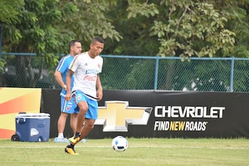 La Selección Colombia entrenó en la Universidad Autónoma del Caribe. James participó a la par de sus compañeros.