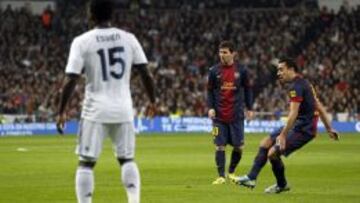 Xavi lanzó esta falta al larguro.