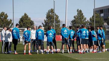 Real Madrid: All smiles as Zidane oversees first training session