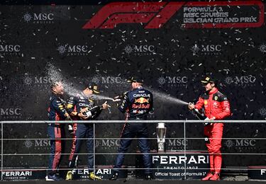 Verstappen abusa, Alonso asoma y Sainz paga caro un toque