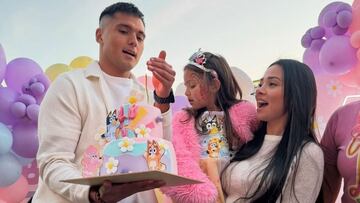 “Mi hija me da fuerzas para levantarme todos los días... Es mi doctora, me cuida”