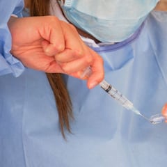 ARNm en vacunas de la COVID-19: qué es, cómo funciona y cuáles son los posibles efectos secundarios