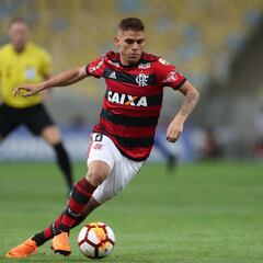 Plata debuta con victoria ante el Flamengo de Uribe y Cuéllar