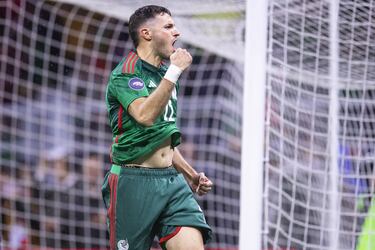 Terminó la temporada para Santiago Giménez