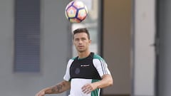 Torrecilla adamant that Rubén Castro will not leave Betis