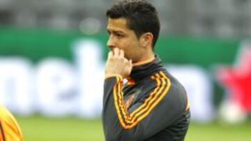 Cristiano se retiró al vestuario con rostro serio.