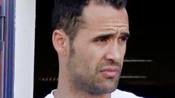 Juanfran a la salida de la ciudad deportiva.