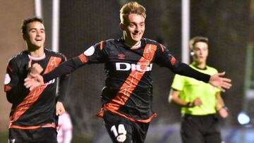 El Rayo Vallecano B derrotó a la AD Compñutense Alcalá (2-3) en el partido correspondiente a la Jornada 26 en el Grupo 7 de Tercera División RFEF disputado en el Recinto Ferial de Alcalá de Henares.