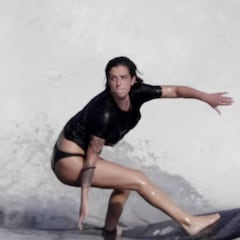 Las surfistas Ainara Aymat y Lee-Ann Curren, juntas en Sambal Sambal