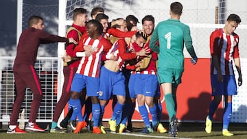 Los jugadores del Atlético celebran el gol definitivo.