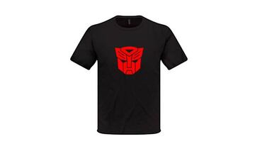 El símbolo de los Autobots protagoniza esta camiseta