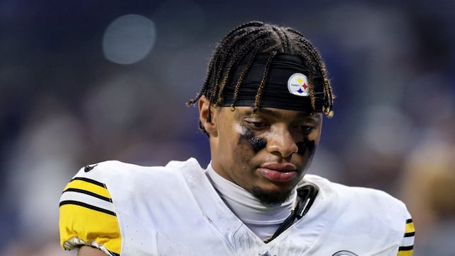 Incredible stat shows that Steelers should start Justin Fields against the Ravens in the Wild Card game - AS USA