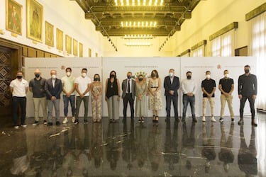 El Zaragoza realiza la tradicional ofrenda a la Virgen del Pilar