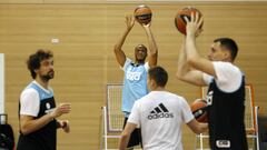 Anthony Randolph, entre Llull, Carroll y Maciulis.