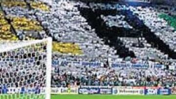 <b>EL ESTRENO, EN EL AÑO 2000. </b> El Estadio Olímpico de Roma, en 2000, testificó el primer Partido por la Paz que hoy se reedita en Sevilla.