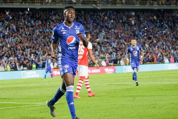 Millonarios venció a Independiente Santa Fe en el primer clásico bogotano del año en el Torneo ESPN jugado en el estadio El Campín de Bogotá. El partido terminó 3-1 y los goles fueron de Zapata, Ortíz, Del Valle y Torijano descontó para Santa Fe.