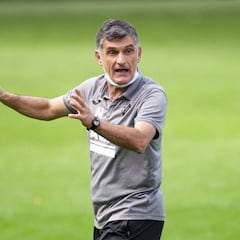 Mendilibar: "Si nos acobardamos en el Pizjuán, vamos a sufrir"