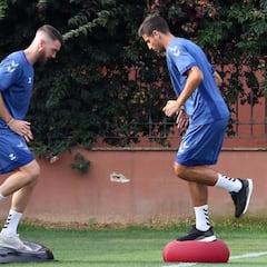 Peybernes y Chavarría: dos maneras de estar en la puerta de salida