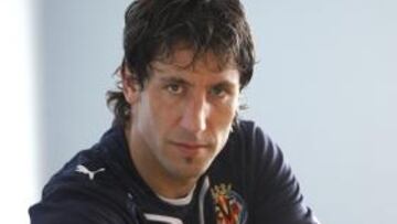 <b>FUTURO INCIERTO. </b>Capdevila espera que en las próximas semanas empiece a aclararse su continuidad en el Villarreal.