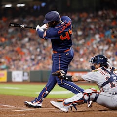 El cubano Yordan Álvarez es el quinto pelotero que más rápido llega a 100 cuadrangulares en MLB