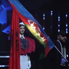 Queman la bandera de Azerbaiyán en el Europeo de halterofilia