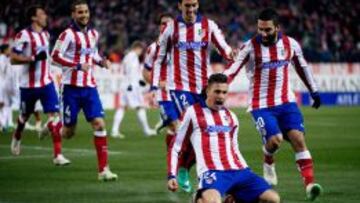 Jos&eacute; Mar&iacute;a Gim&eacute;nez celebra su cabezazo que le dio el 2-0.