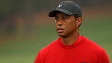 Tiger Woods, tras un hoyo durante el Masters de Augusta de 2020 en el Augusta National Golf Club de Augusta, Georgia.