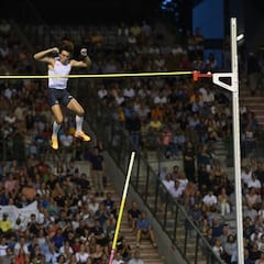 Mondo es humano y La Moto cede ante Wightman