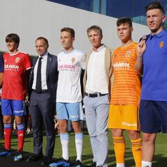 El Zaragoza recupera el azul claro en su primera equipación