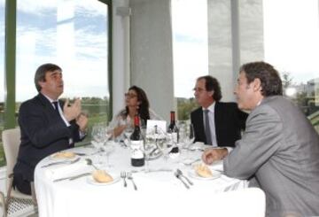 Inmaculada García, presidenta de Loterías, presidió el acto, junto a Miguel Cardenal y Ana Muñoz.