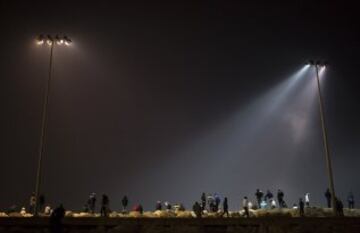 El surf también se practica de noche