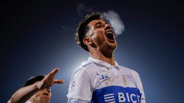 Futbol, Universidad Catolica vs Coquimbo Unido.
Fecha 18, campeonato Nacional 2023.
El jugador de Universidad Catolica Fernando Zampedri, centro, celebra su gol contra Coquimbo Unido durante el partido de primera division disputado en el estadio Santa Laura en Santiago, Chile.
23/07/2023
Felipe Zanca/Photosport
Football, Universidad Catolica vs Coquimbo Unido.
18th turn, 2023 National Championship.
Universidad Catolica's player Fernando Zampedri, center, celebrates against Coquimbo Unido during the first division match held at the Santa Laura stadium in Santiago, Chile.
23/07/2023
Felipe Zanca/Photosport