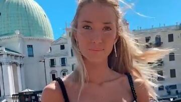 Alice Campello rompe su vestido al subir al taxi barco en el Festival de Venecia